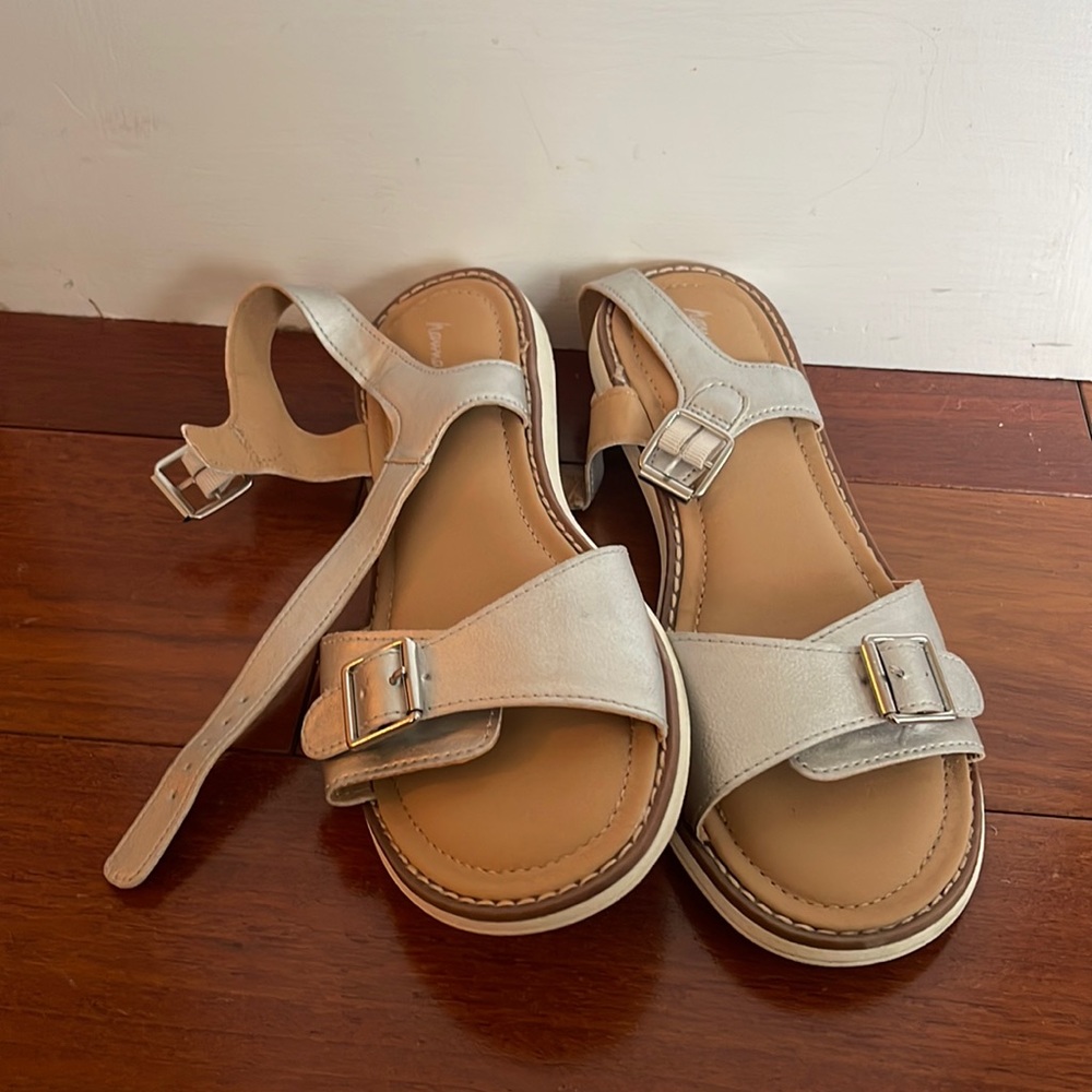 Hanna Andersson sandals size 5